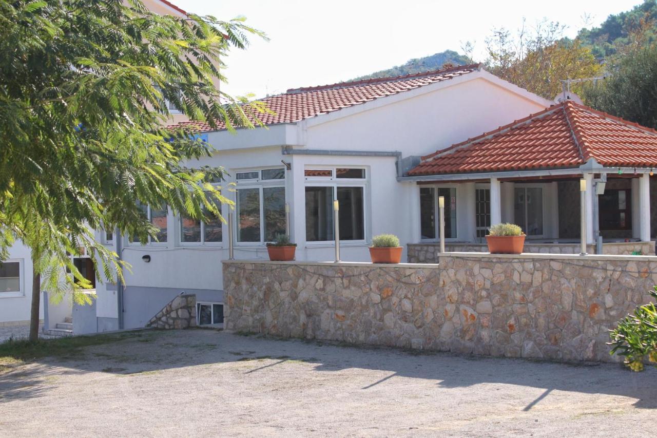Apartments And Rooms By The Sea Vinjerac, Zadar - 3248 Eksteriør billede